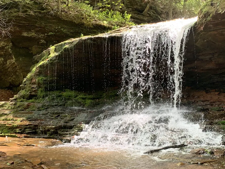Lost Creek Falls: A waterfall that you can walk behind