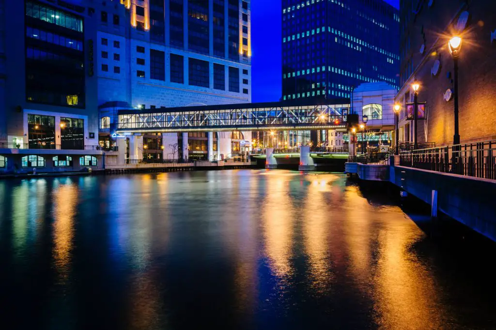 Image of pedestrian walkway over the Milwaukee River at night