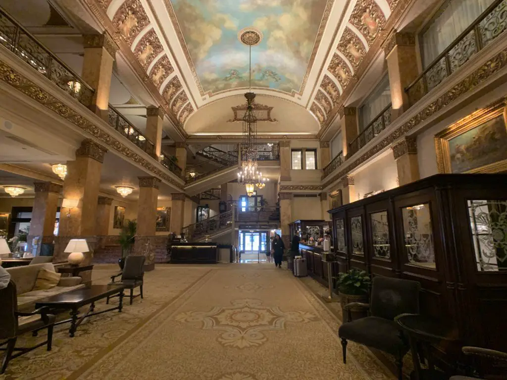Image of inside of the Pfister Hotel lobby in Milwaukee WI