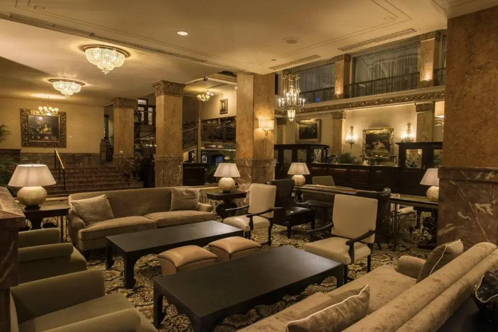 Image of couches in the lobby of the Pfister Hotel